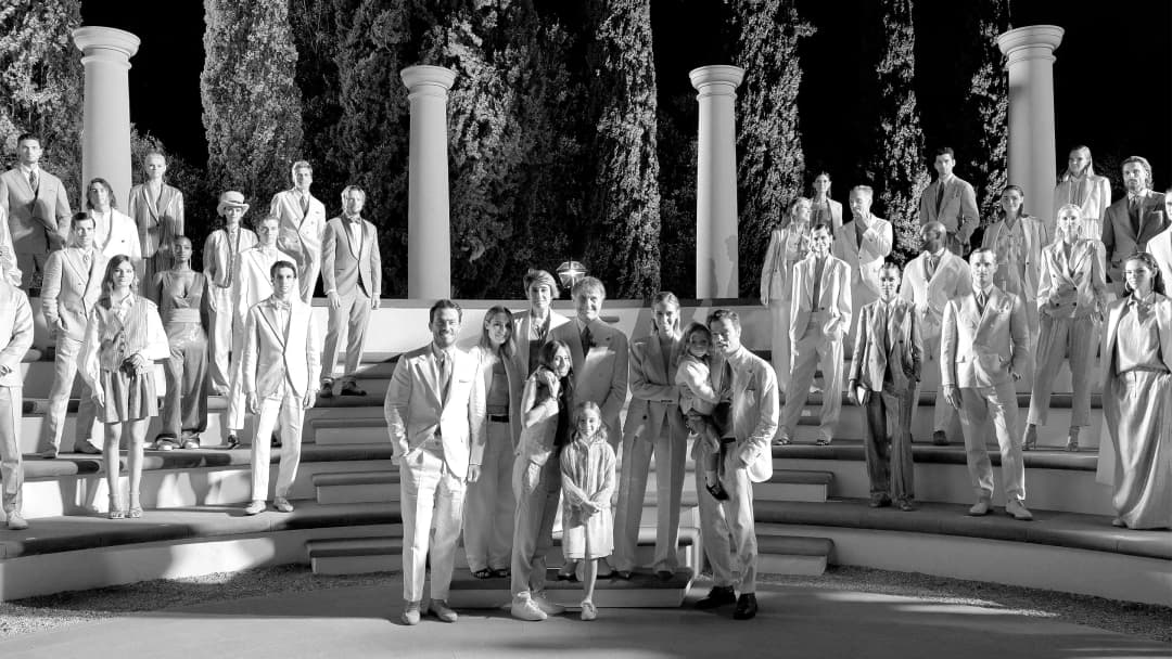 THỜI TRANG MANG BẢN SẮC CỦA SỰ NHÂN VĂN